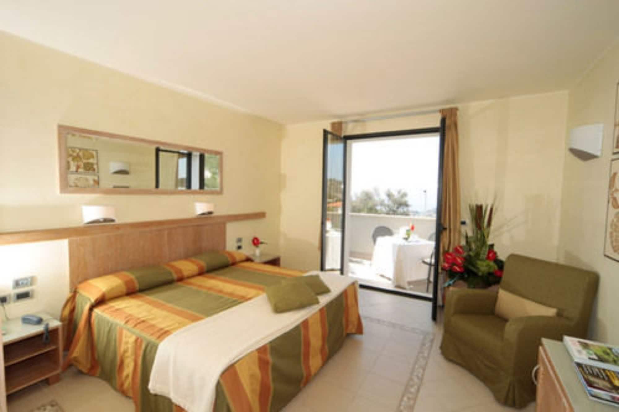 Castellaro Golf Resort Esterno foto