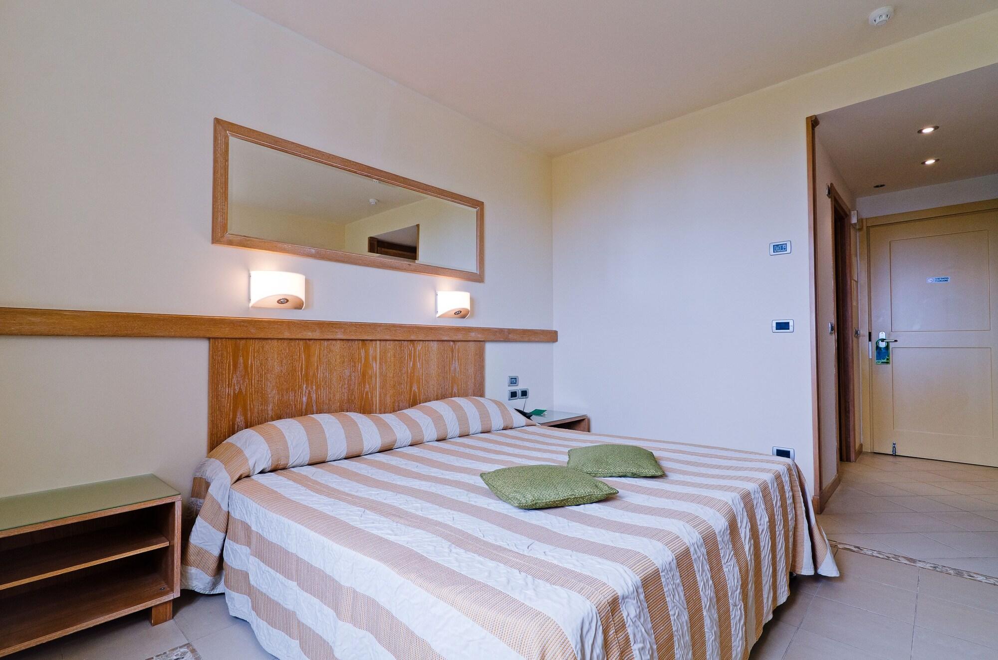 Castellaro Golf Resort Esterno foto