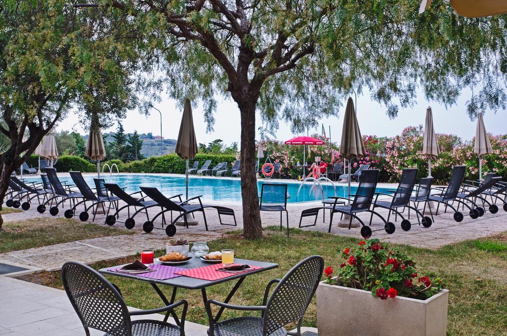 Castellaro Golf Resort Esterno foto